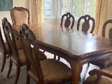 Dining set, high end wood dining table with 8 chairs - Photo 4