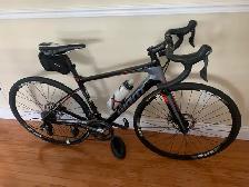 GIANT DEFY ADVANCED Carbon Road Bike - Photo 2