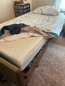 Single Electric Hospital Bed and mattresses - Photo 2