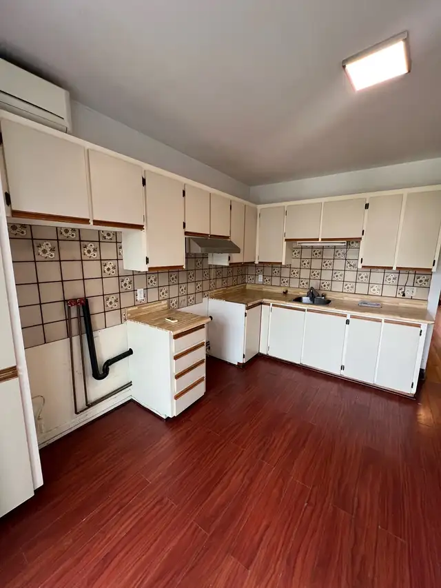 3 1/2 in Ville-Emard for rent August,sept
