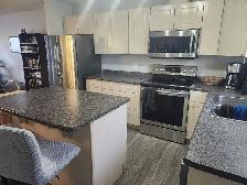 Large Bright Room near MacEwan, NAIT, Kingsway (townhouse) - Photo 6