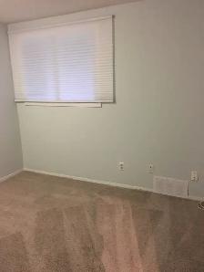 AVAILABLE TODAY- 2 BEDROOM OAKRIDGE TOWNHOUSE - Photo 5