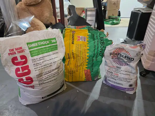 FREE = Compound, FlexBond, Sanded Grout