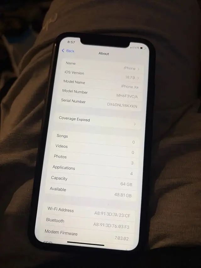 iPhone xr black 64gb no major scratches or dents