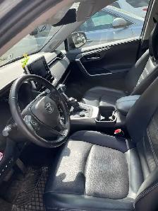 106,000 KMS 2019 TOYOTA RAV4 LIMITED BY OWNER, NO GST - Photo 4