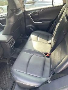 106,000 KMS 2019 TOYOTA RAV4 LIMITED BY OWNER, NO GST - Photo 5