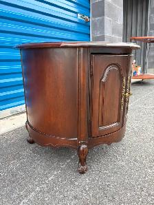 Round Side Table - Photo 3