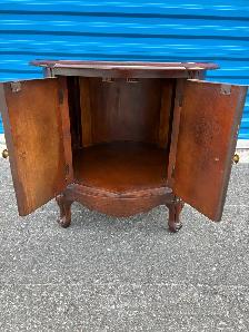 Round Side Table - Photo 6