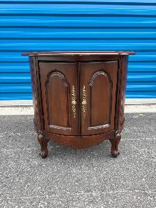 Round Side Table - Photo 8