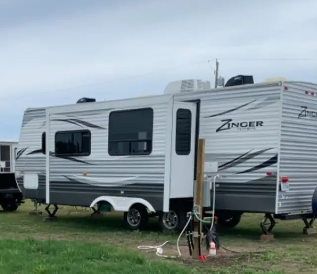 2016 CrossRoads Zinger ZT26DT trailer