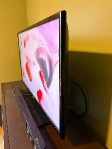 Samsung TV, Sound Bar and Sub. - Photo 4
