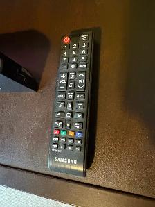 Samsung TV, Sound Bar and Sub. - Photo 5