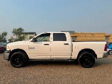 2016 Ram 1500 V6 - 195K - Crew Cab - CLEAN CAR FAX - Photo 2
