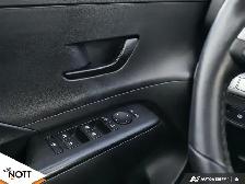 2024 HYUNDAI KONA PREFERRED - Local MB Vehicle | No Accidents | - Photo 17