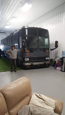 1981 prevost coach bus for sale - Photo 2