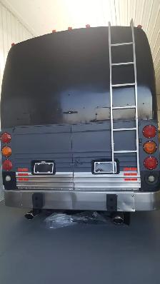 1981 prevost coach bus for sale - Photo 3