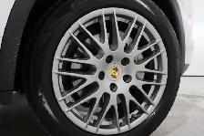 2017 Porsche Cayenne S | ONE OWNER | CLEAN CARFAX - Photo 14