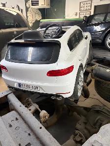 pedal battery Porsche Mercedes no charger both for$20 - Photo 2