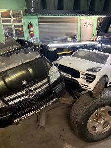 pedal battery Porsche Mercedes no charger both for$20 - Photo 3