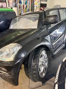pedal battery Porsche Mercedes no charger both for$20 - Photo 5
