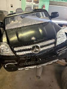 pedal battery Porsche Mercedes no charger both for$20 - Photo 6