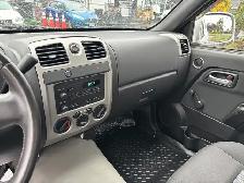 2011 Chevrolet Colorado 1LT Extended Cab Pickup Truck - Photo 24