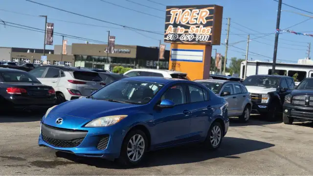 2013 Mazda MAZDA3 GS-SKY