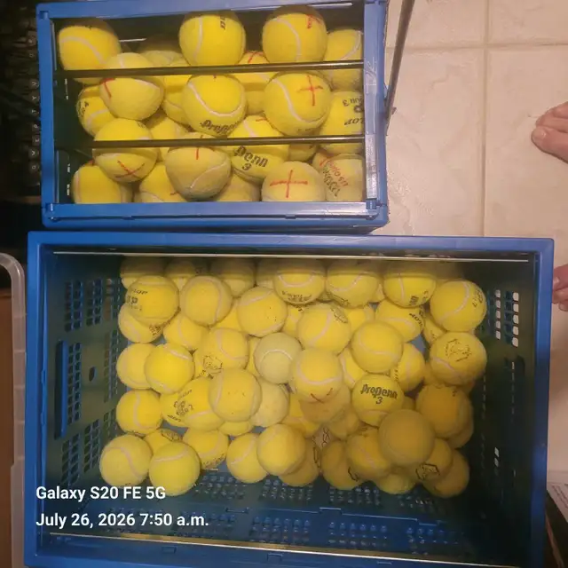 gently used tennis