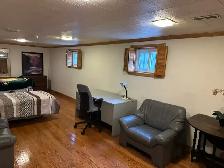 Bachelor Aprt For Rent basement Near Newnham Camps - Photo 4