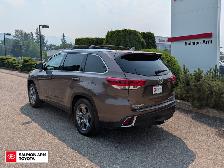 2017 Toyota Highlander Limited LIMITED, ONE OWNER, NEAR NEW T... - Photo 4