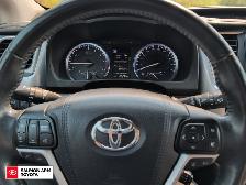 2017 Toyota Highlander Limited LIMITED, ONE OWNER, NEAR NEW T... - Photo 14
