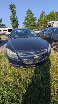 2010 Chrysler Malibu LT. Platinum edition for project or parts - Photo 3