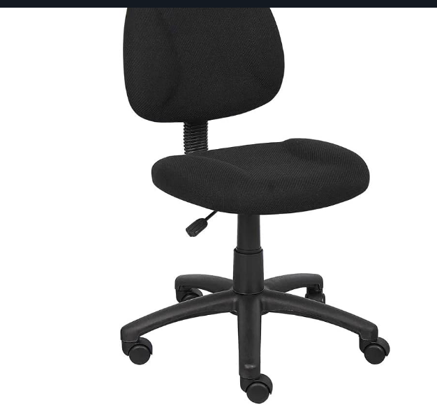 Chaise noire ergonomique pour ordinateur
