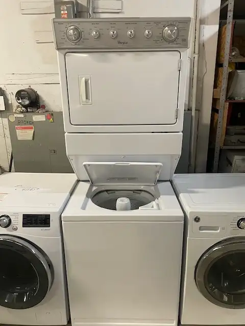 Laveuse sécheuse superposées Stacker blanche 27'' Whirlpool