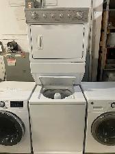 Laveuse sécheuse superposées Stacker blanche 27'' Whirlpool