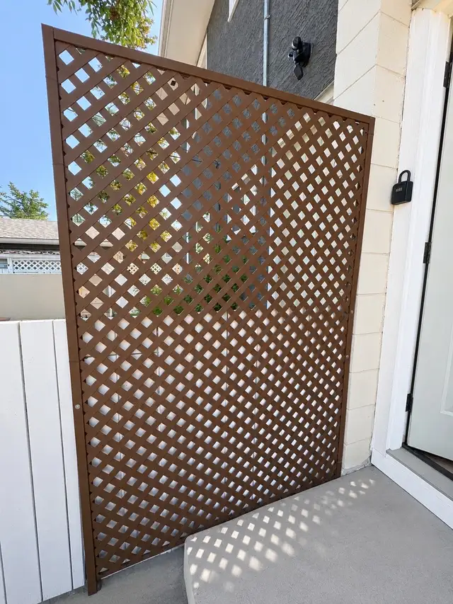 Brown Plastic Lattice Privacy Screen