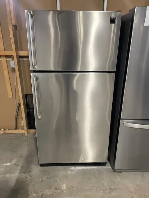 Réfrigérateur stainless 32'' Frigidaire