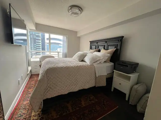 Accommodation,Private Furnished Master Bedroom/En-suite Bathroom