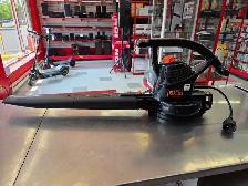 souffleur a feuille Black   Decker