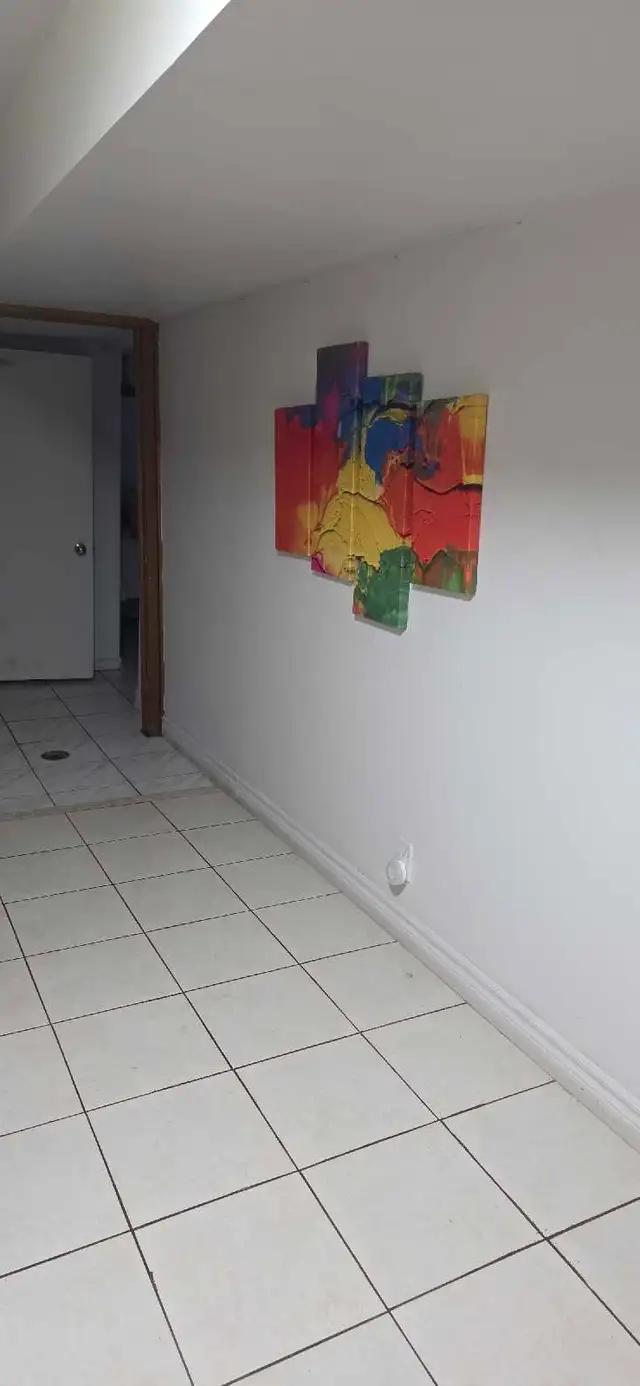 Room for rent Aug 1 - steps to ttc
