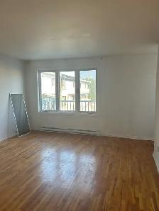 Triplex 5 1/2 à louer - Photo 2