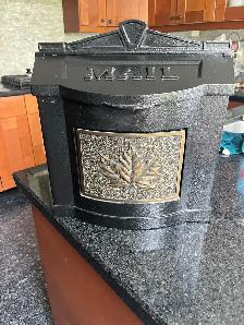NEW Gaines Manufacturing  Wall Mailbox with Antique Black
