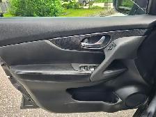 2016 Nissan Rogue AWD SL Remote Start, LEATHER HEATED SEATS, PAN - Photo 28