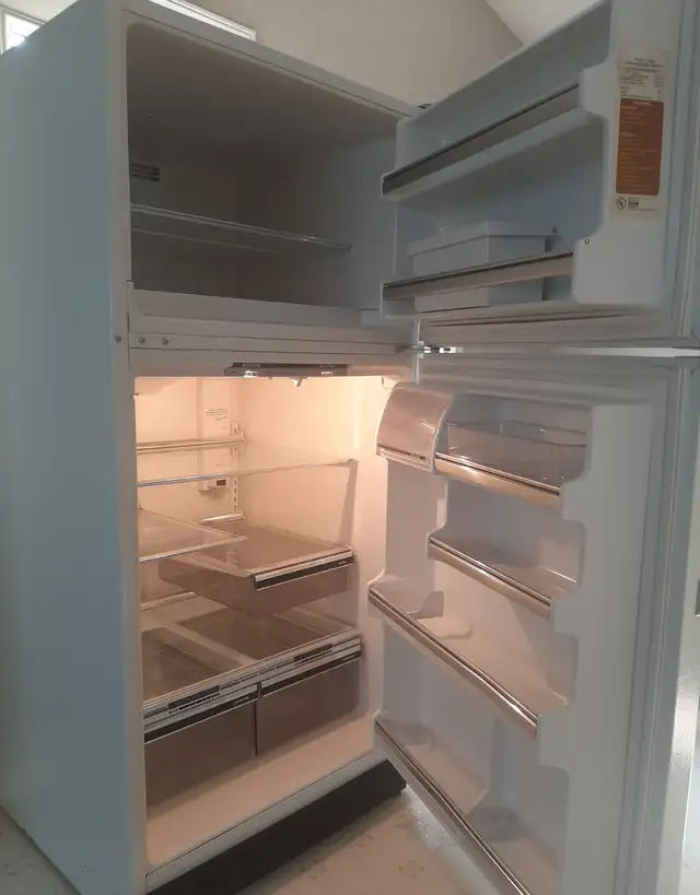Refrigerator For Sale