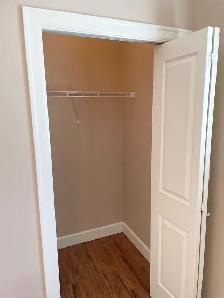 Bright Legal 1-Bedroom Coach House  – Clayton H - Photo 7