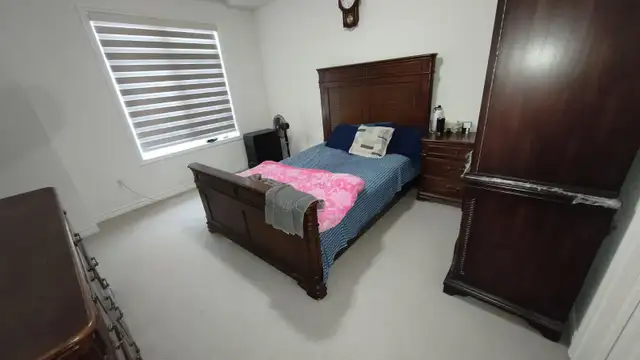 2 Bedrooms for Rent in Barrie - Females Only