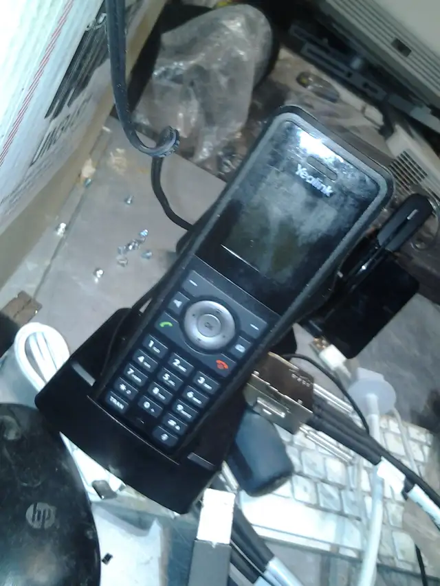 Yealink W59R ruggedized DECT cordless handset 200 VOIP phones