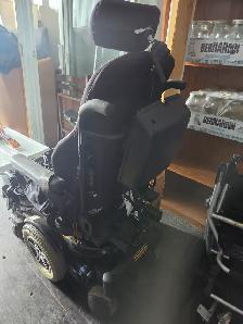 Powered wheelchair, as is - Photo 4
