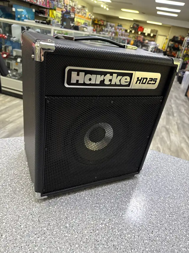 Hartke HD25 25W 8" Bass Combo Amplifier