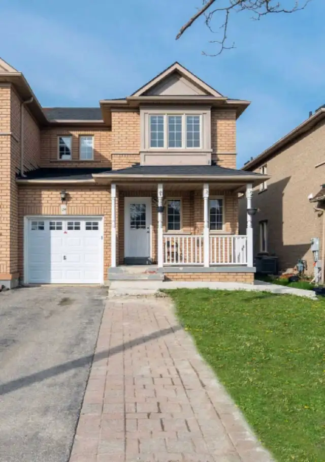 One Furnished Private Room to Rent in Brampton